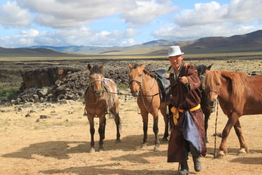 Discovery, hiking and horse riding tour in Mongolia