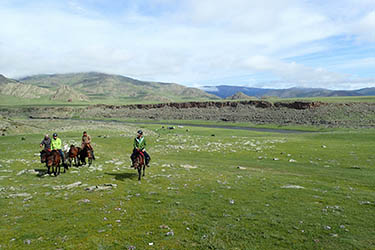 Discovery, hiking and horse riding tour in Mongolia